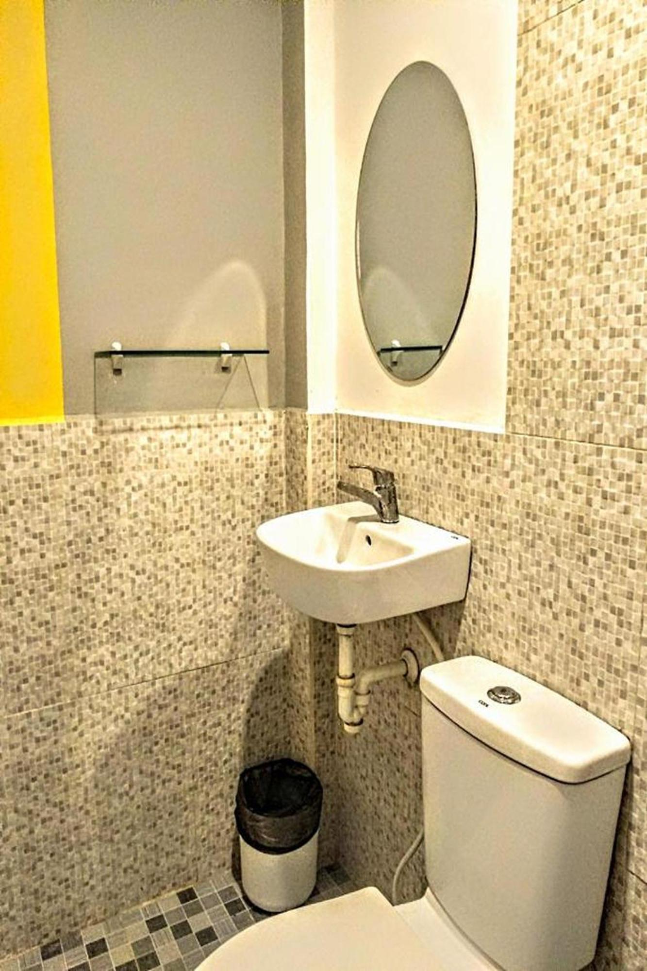 Hometel Barrio House Mactan Lapu-Lapu City Bagian luar foto